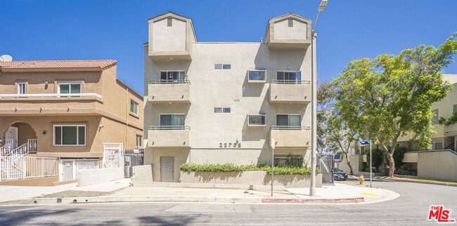 Photo - 22705 Del Valle St Unit 6