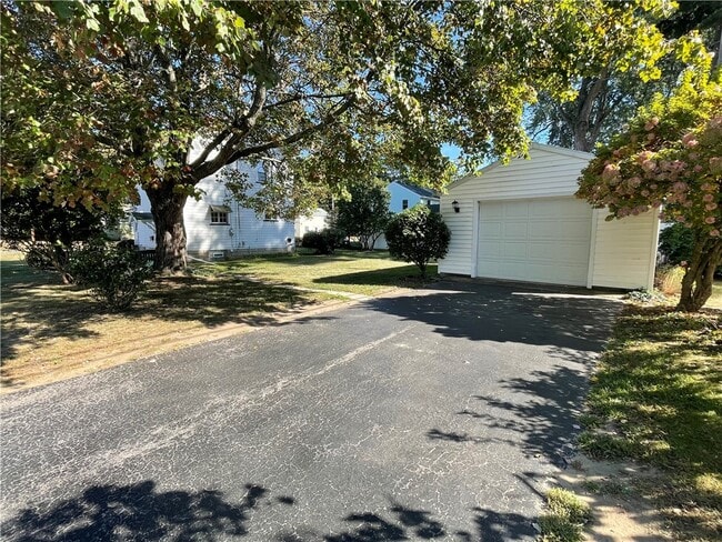 Photo - 77 Aragon Ave