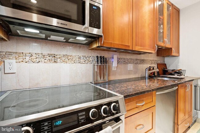 Photo - 1944 N Cleveland St