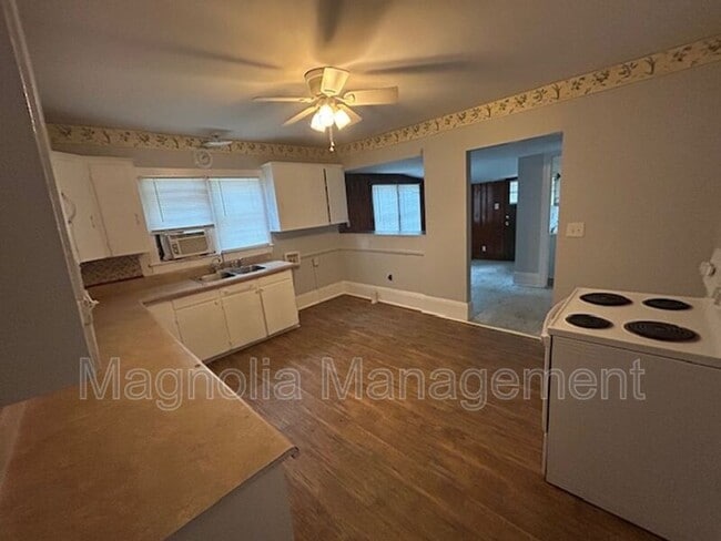 Photo - 241 Davis St