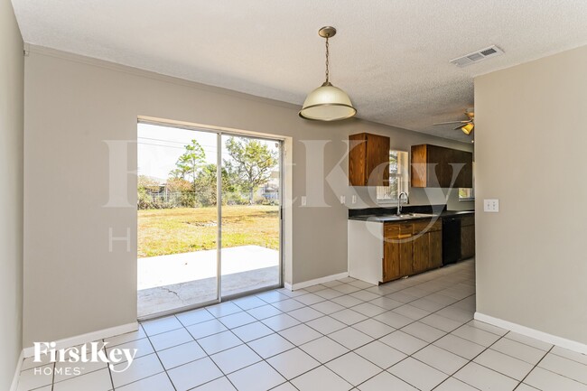 Photo - 325 NE 23rd Ave