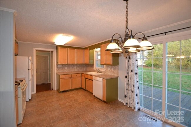 Photo - 2037 N Deal Ave