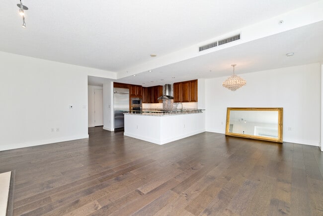 Photo - 1205 Pacific Hwy Unidad 2806