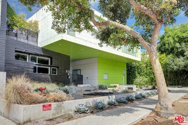 Photo - 825 Kings Rd Unit PH#2