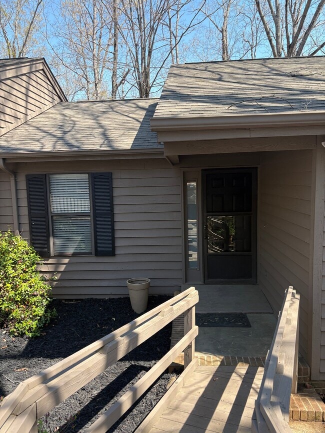Photo - 141 Cedar Hollow St