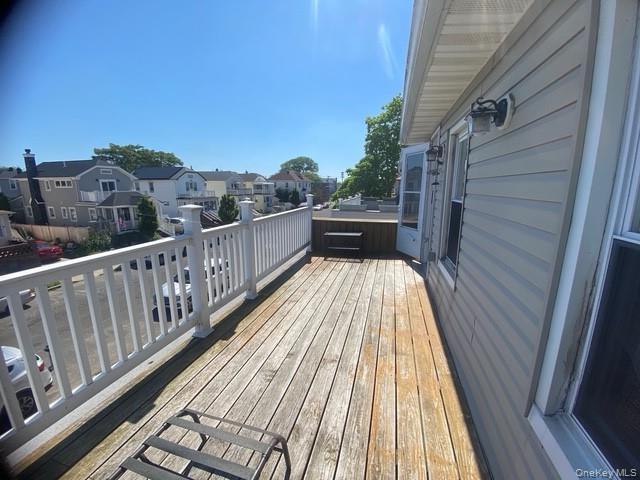 Building Photo - 347 W Market St Unit Upper