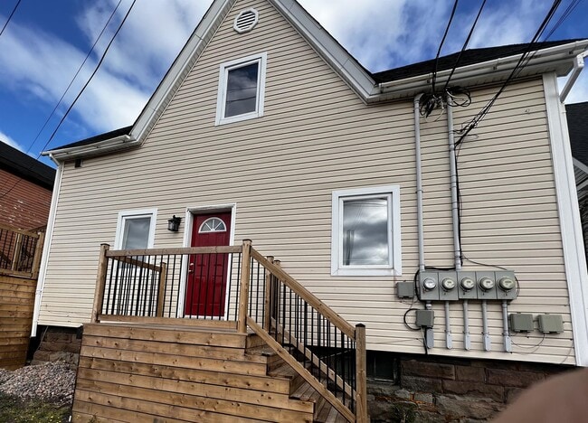 Building Photo - 153 St. George St Unit a