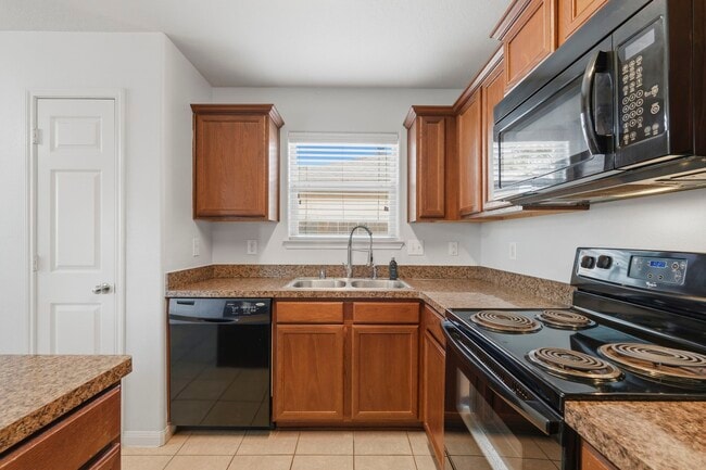 Photo - 6910 Clover Walk Ln