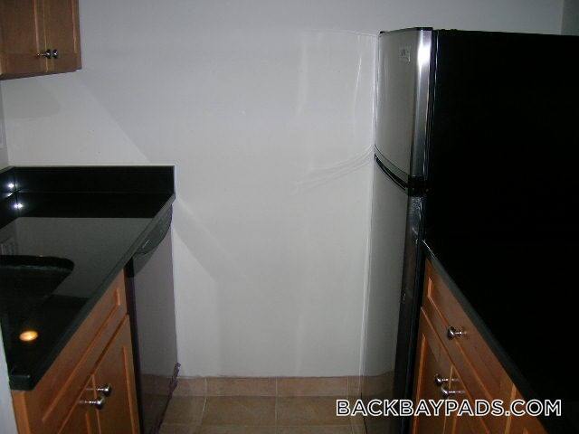Building Photo - 12 Stoneholm St Unit 616