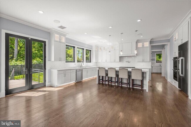 Photo - 6813 Dean Dr