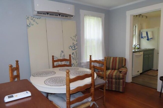 Photo - **Winter Rental** Fully Furnished, Beautif...