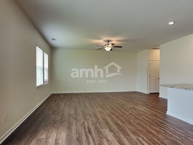 Photo - 193 Orion Way