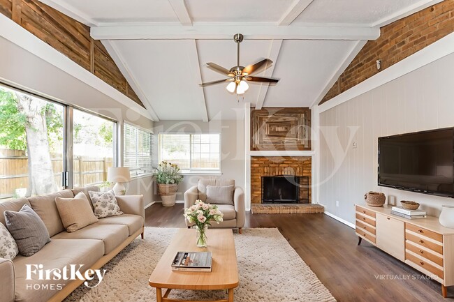 Photo - 710 Ravencroft Dr