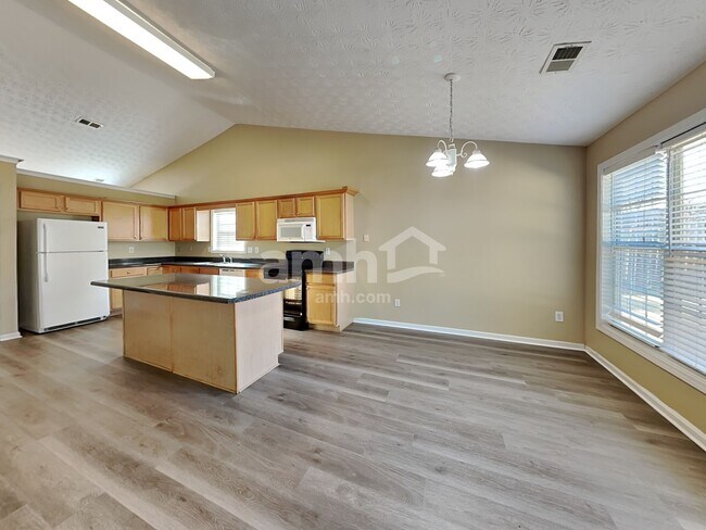 Photo - 1967 Ridge Waters Ln SE