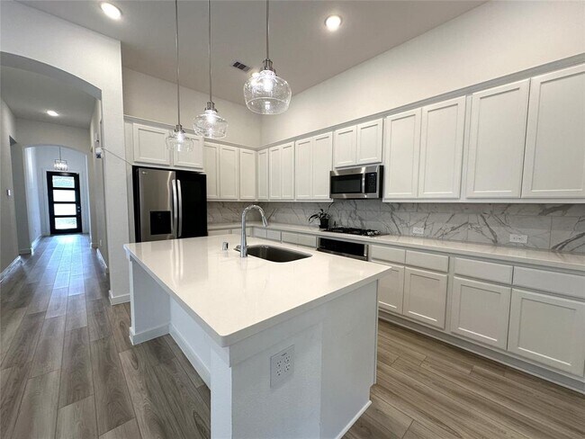 Photo - 7952 Spring Run Dr