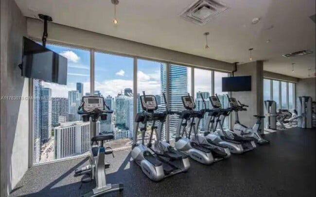 Photo - 151 SE 1st St Unidad 1103