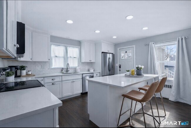 Photo - 457 Summit St