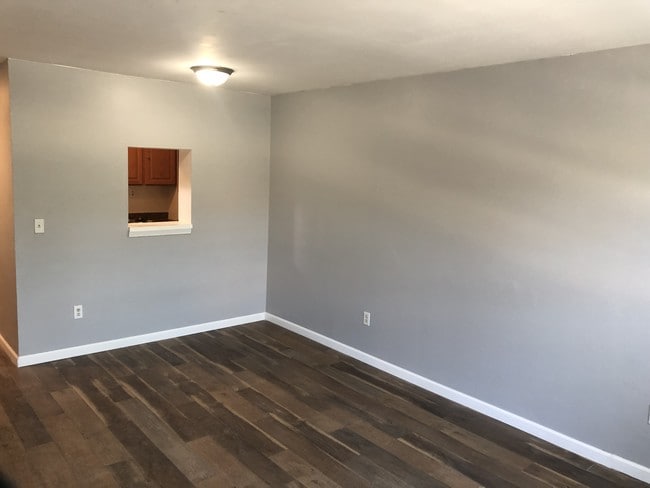 Dining area - 667 E 165th St Unit 1