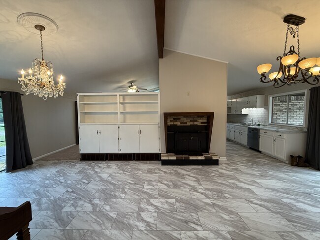 Photo - 107 Diamond Dr