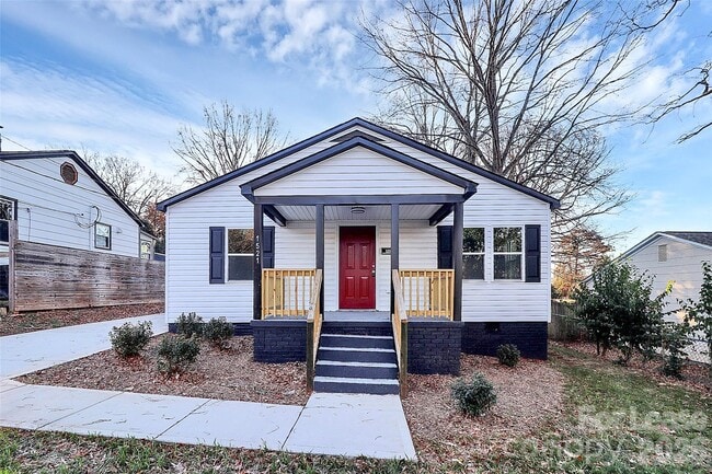 Building Photo - 1521 Effingham Rd