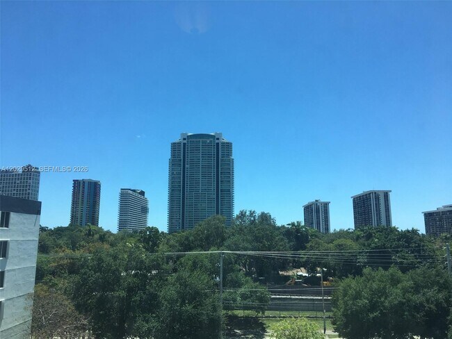 Photo - 1723 SW 2nd Ave Unidad 509