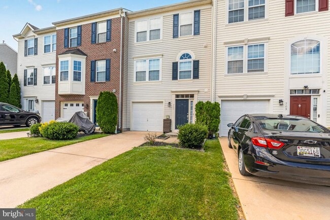 Building Photo - 711 Wineberry Way