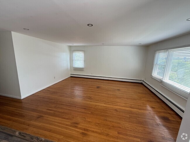 Building Photo - 72 Edgewood Ave Rental