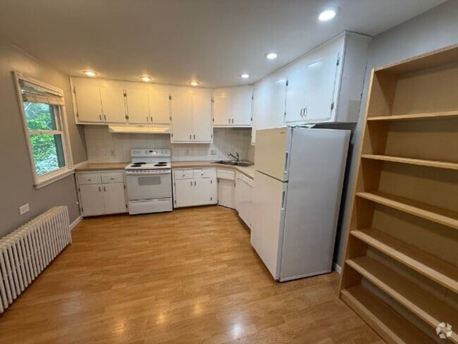 Building Photo - St. Anthony Park ! Rarely Available ! 2 Be... Rental