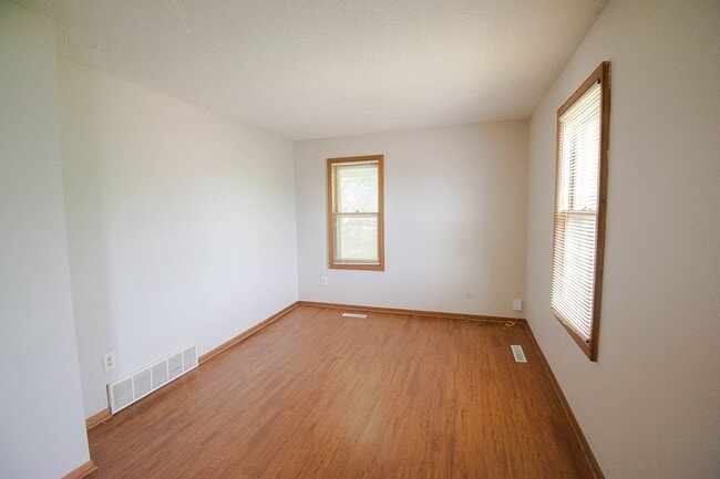 Photo - 104 21st St SW Unit B - Upper Floor