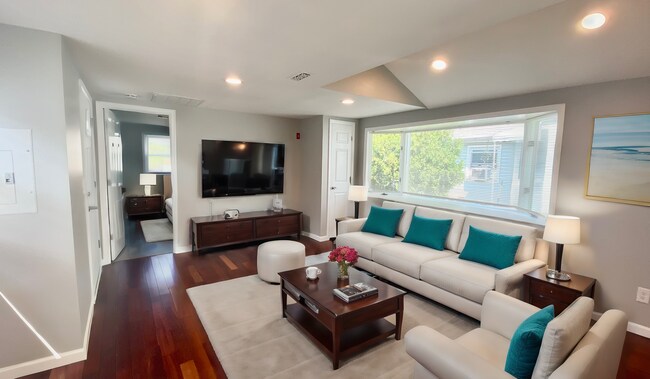 ESCENIFICADO - 450 S Fulton Ave