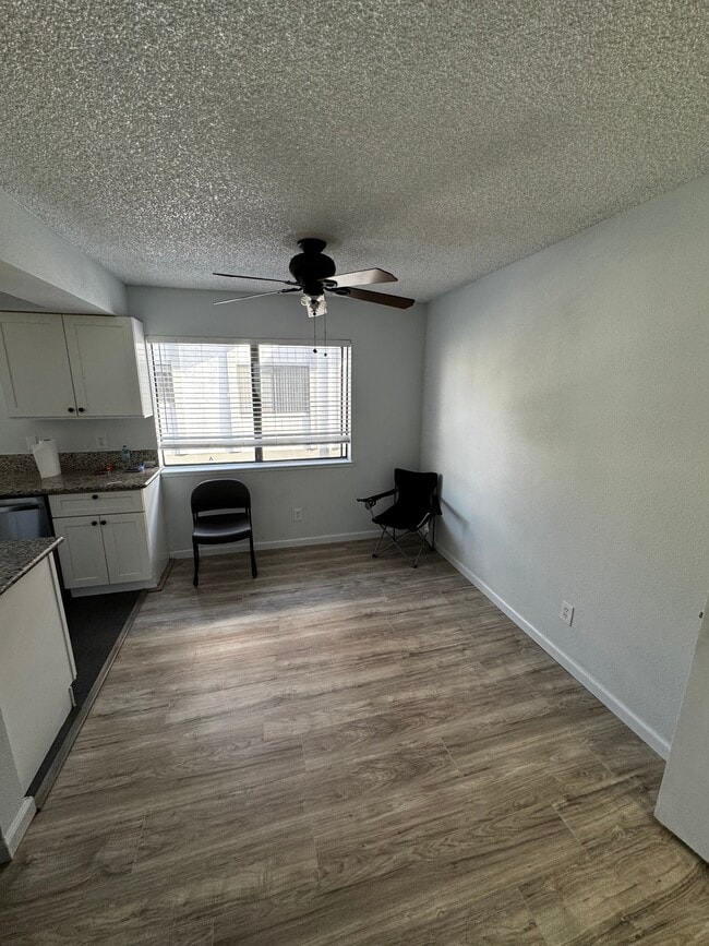 Photo - 2208 N Broadway