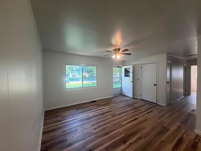 Photo - 3932 Bennett Dr