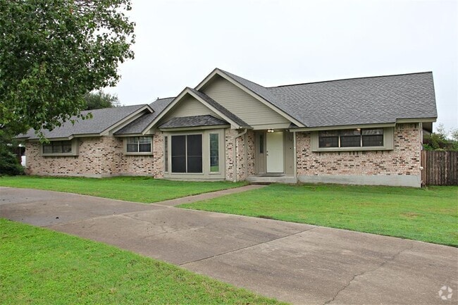 Building Photo - 3616 Arrowhead Cir Rental