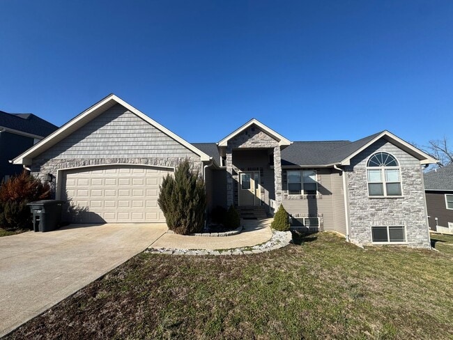 Building Photo - WELCOME HOME!