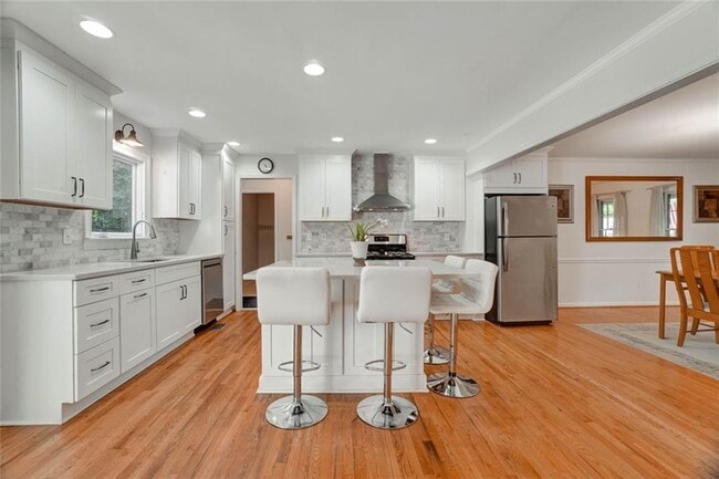 Photo - 295 Oakmere Rd