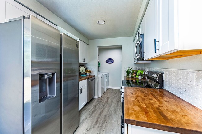 Photo - READY SET MOVE!!! GREAT PRICE & LOCATION - Darling Rambler in Olympia