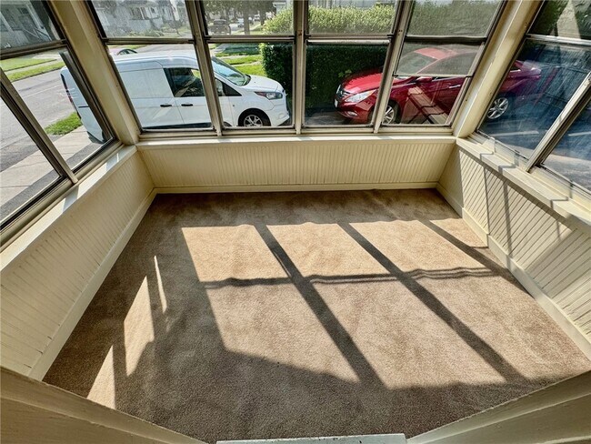 Photo - 235 E Elm St