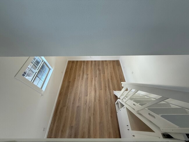 Photo - 2890 Alder Ave