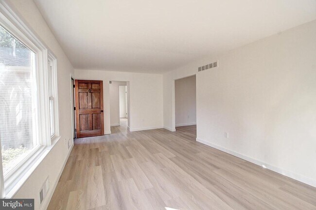 Photo - 915 Shawnee Dr