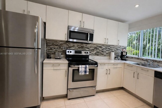 Photo - 950 NE 199th St Unit 2H