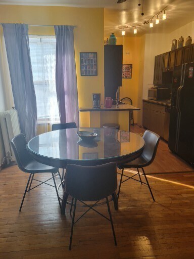 101 Dining & Kitchen Area