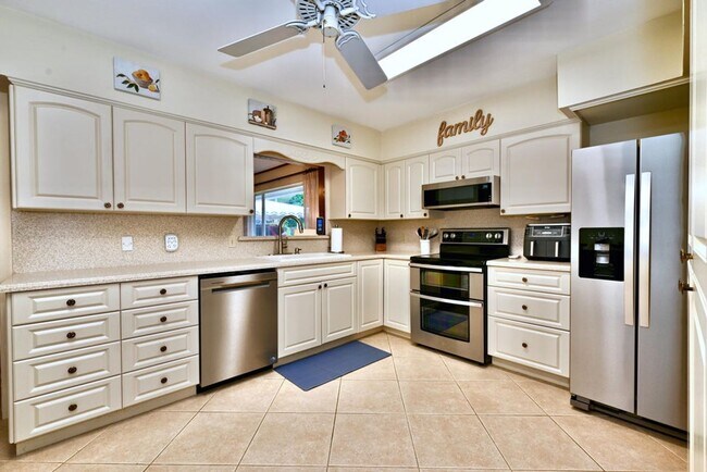 Photo - 129 Alhambra Pl