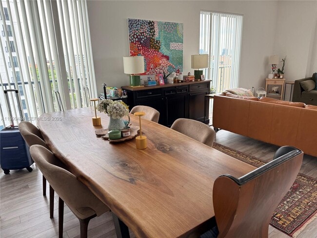 Photo - 10 Aragon Ave Unidad 1104