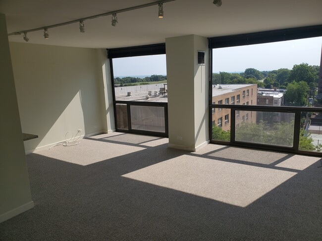 Photo - 4343 N Clarendon Ave Unit 808