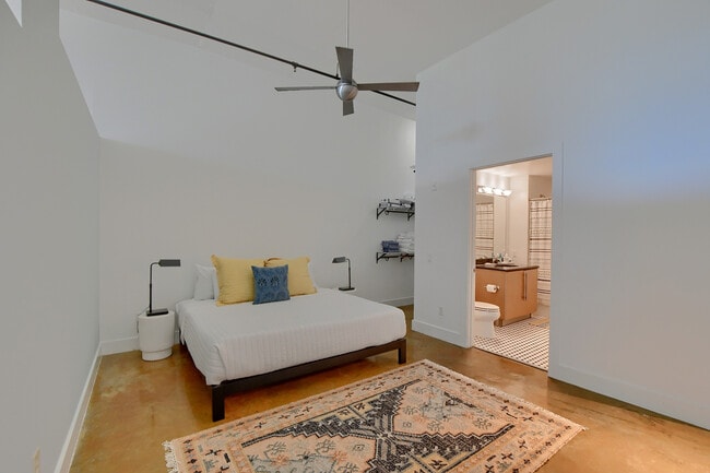 Photo - 180 NE 4th Ave Unit 406