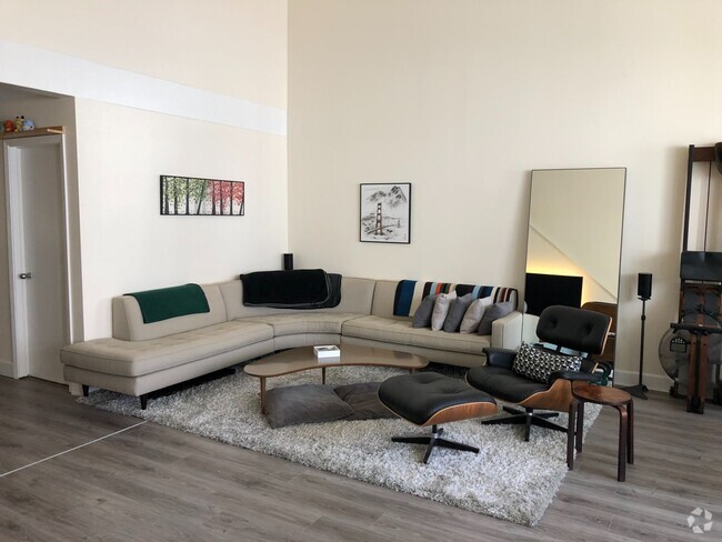 Building Photo - Looking for space? Perfect work from home ... Unit 101