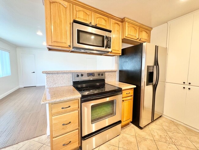 Photo - 675 Euclid Ave Unit #3