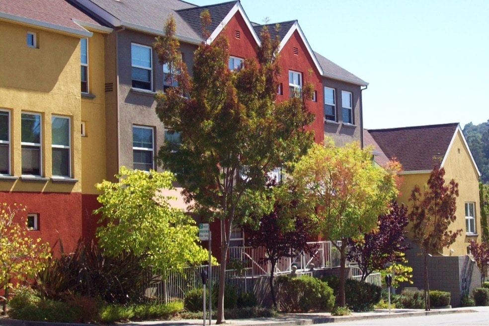 Photo - Lone Palm Court Apartments