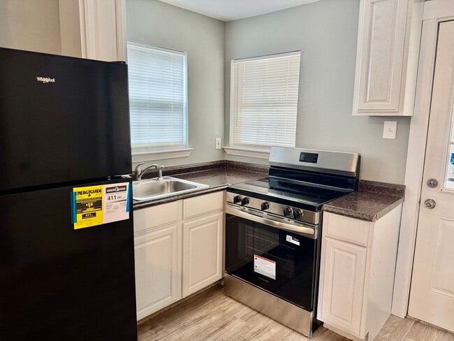 Building Photo - 807 E Southcross Unit 1