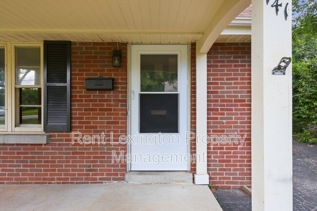 Photo - 141 Zandale Dr